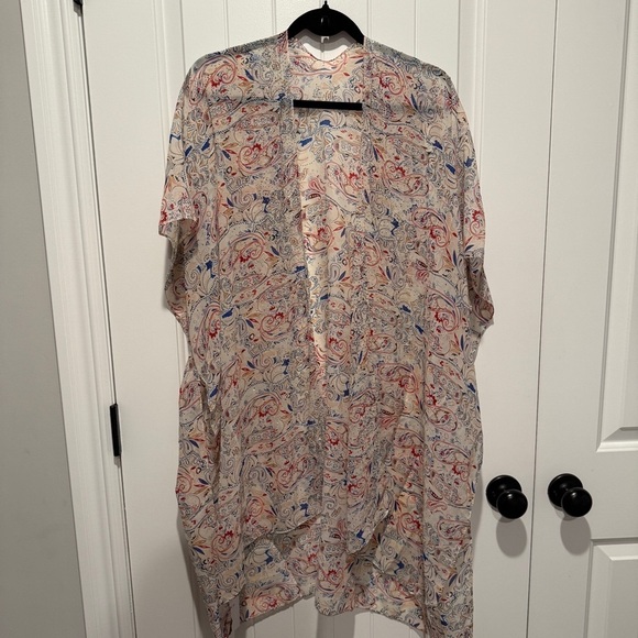 NEW Jessica McClintock Floral Kimono with Silver Stud accents - Picture 1 of 3